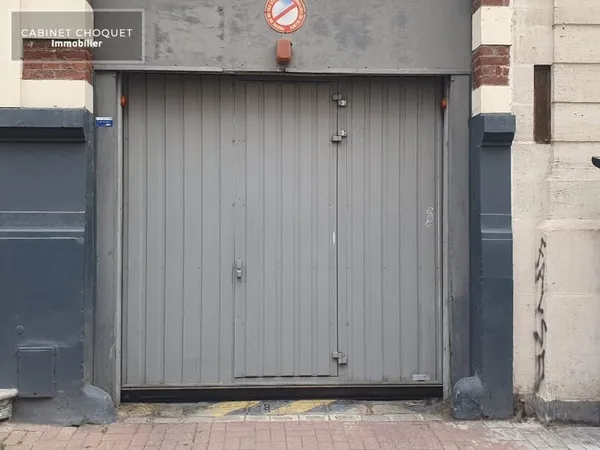 LILLE - CENTRE - REPUBLIQUE - RUE NICOLAS LEBLANC - GARAGE EN BOX FERME - Disponible rapidement