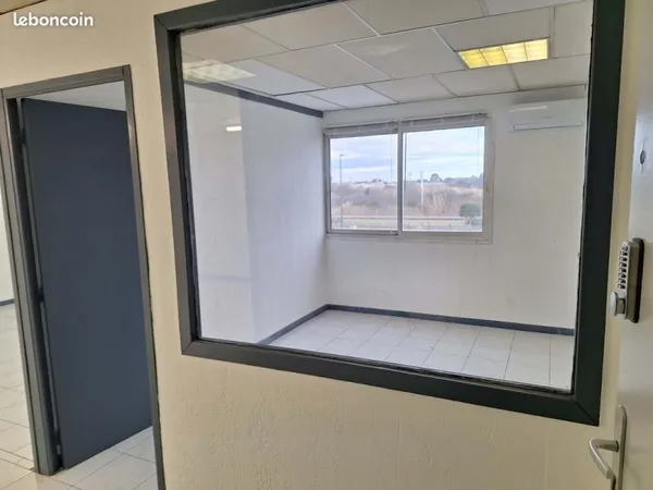 Bureaux climatisés de 55 m²