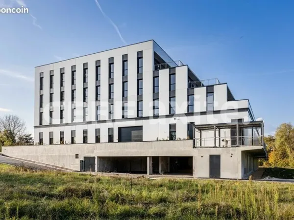 BUREAUX 142 m² FERNEY VOLTAIRE