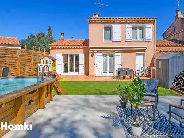 DPE B maison rénovée 5 pièces 107 m2 avec piscine aux Amoureux à Nîmes