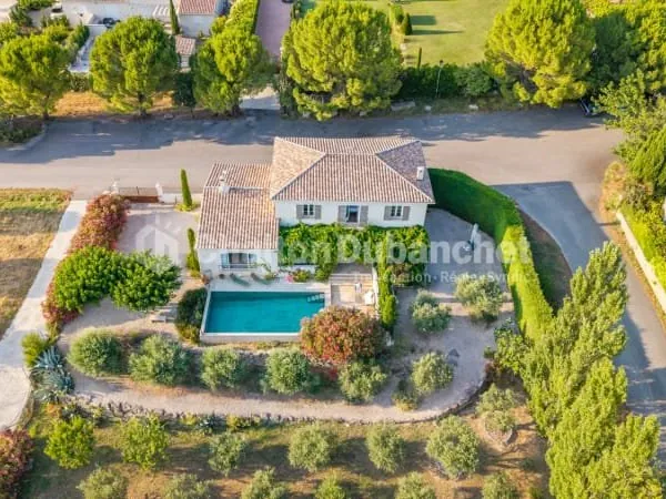 Villa 6 pièces 200 m²