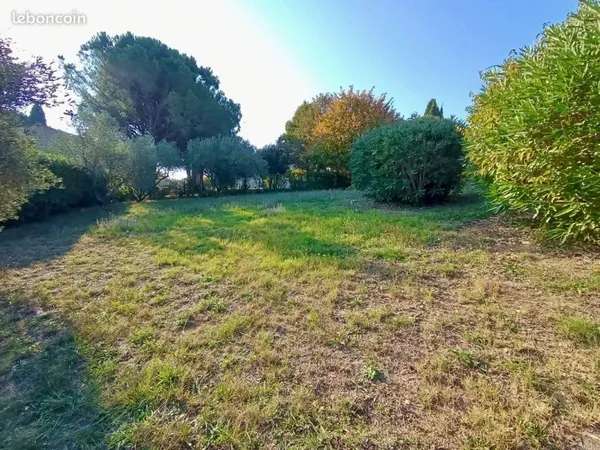 Terrain 815 m² Meynes