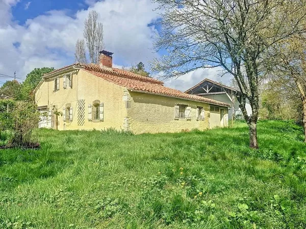 Maison dépendance sur 4300m²
