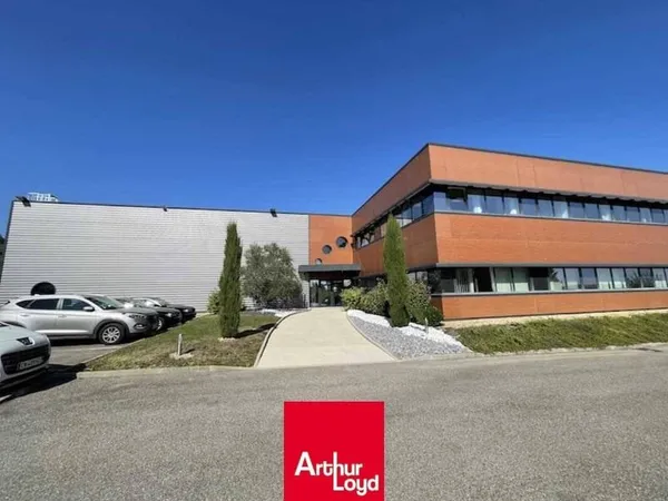 Local d'activité 2917 m²