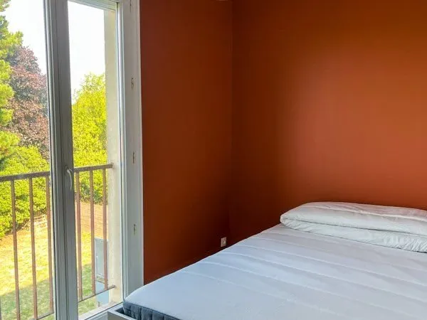 Une chambre disponible colocation