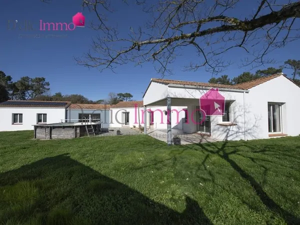 SAINT HILAIRE DE RIEZ 165 m2 habitables 4 chambres 2 g