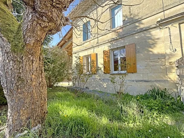 Maison en pierre - LUSSAC -