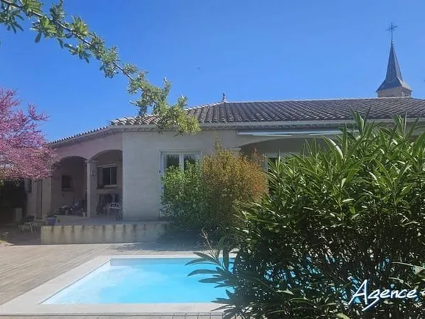 Maison de plain-pied 3 pièces 128 m²