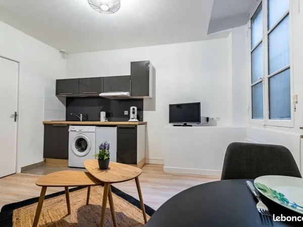 Studio 16m² - Centre-ville, Place Saint-Michel