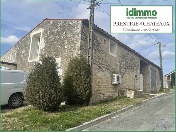 Murs et fonds de fromagerie artisanale spécialisée dans le f