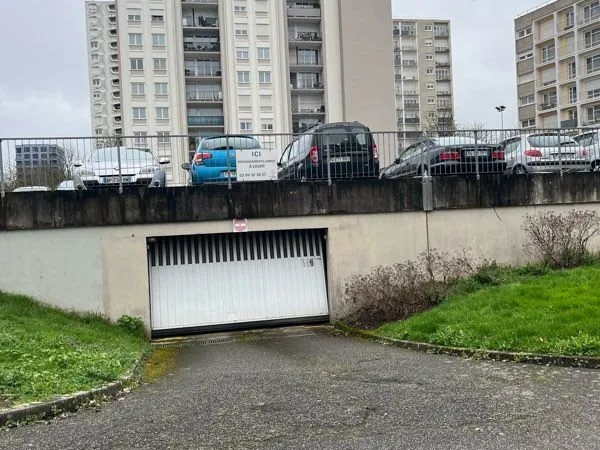 Stationnement Location Rennes   50€