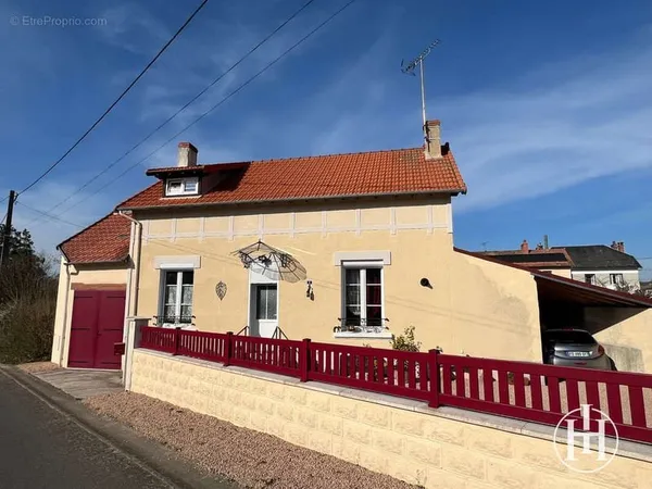 Charmante maison rénovée à Vallon-en-Sully