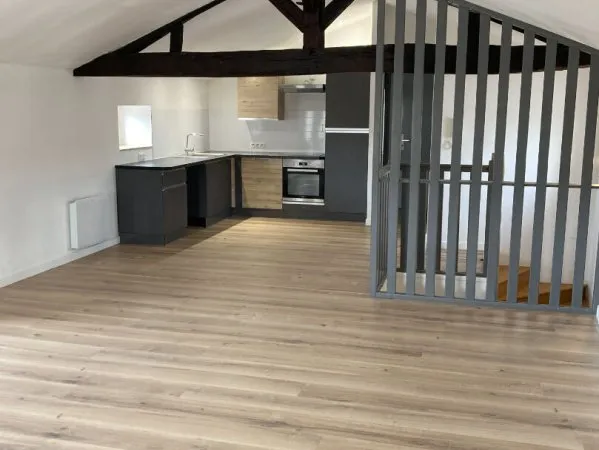 T3 rénové - Centre Marans - 2 chambres - Grande pièce de vie 40 m²