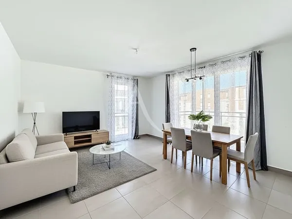 Appartement F4 à Meaux dans une résidence de 2015 - proche Pâtis et avenue Foch - 2 balcons et 2 pla