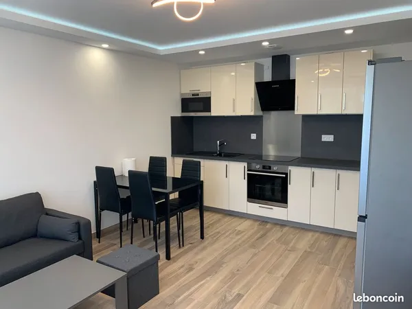 Chambre en colocation dans résidence fermée, sécurisée et parc arboré