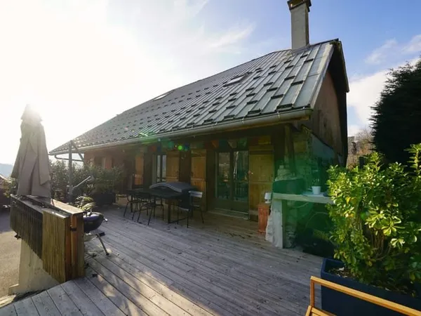 Chalet 330 m2 aux portes d'Annecy et des Aravis
