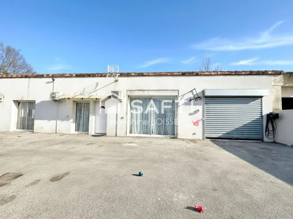 A VISITER SUR SORGUES (84) - MAISON DE PLAIN PIED DE 98 ² env. SUR TERRAIN DE 281 m²
