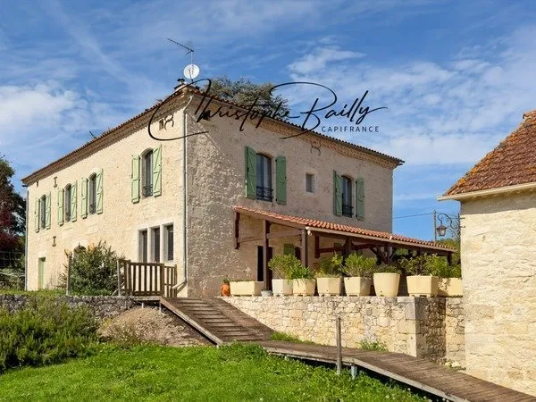 Lauzerte, Tarn-et-Garonne (82) — Propriété rénovée en pierres près de Montauban avec piscine