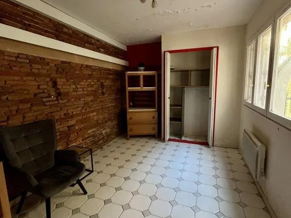 Studio à rénover au calme dans petite copropriété Toulouse Hyper centre