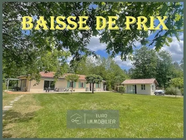 Contemporaine avec plusieurs dépendances et 7800 m² de terrain