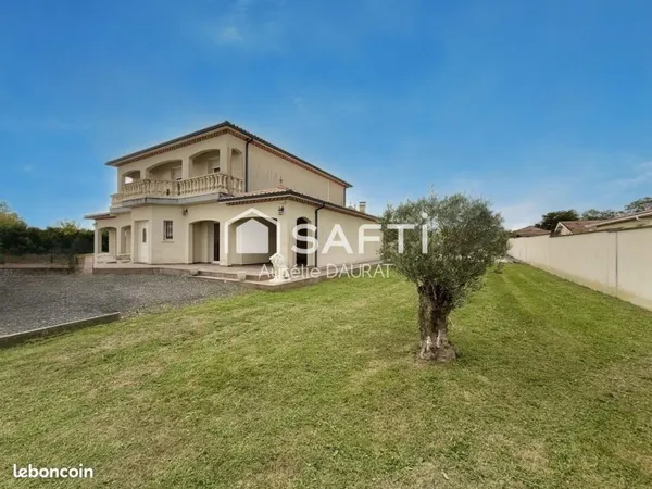 Maison 7 pièces 250 m²