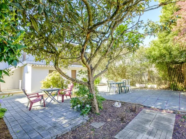 Maison familiale 177m² - 4/5 chambres - Jardin - Terrasse - Gara