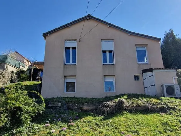 PUISEUX EN FRANCE - MAISON INDIVIDUELLE DE 4 PIECES AVEC TER