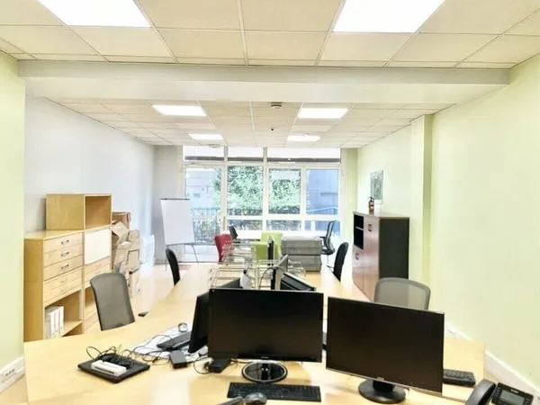 Bureau 307 m²