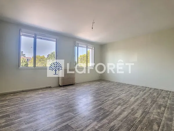 Locartion appartement - Place Lavault Thouars