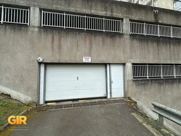 RENNES CENTRE RUE D'ANTRAIN GARAGE FERME 20m² AVEC GARDIEN