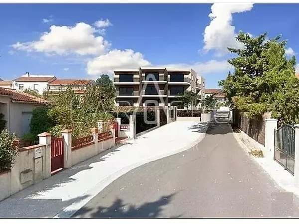 Appartement T3 + 2 Parkings et cave
