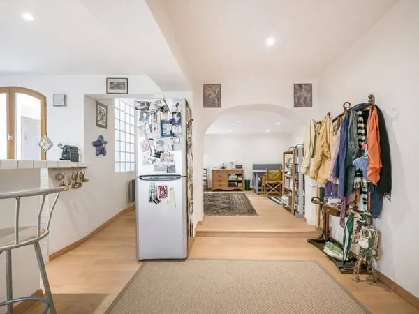 Local commercial 3 pièces 101 m²