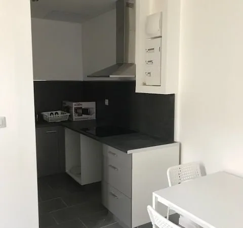 Beau T2 Bis 40 m2 proche lycée Henri IV
