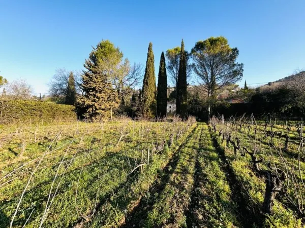Terrain 914 m²
