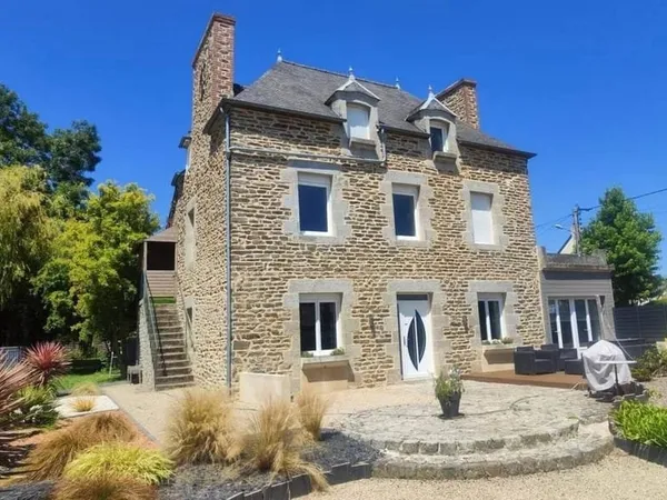 Maison 9 pièces 305 m²