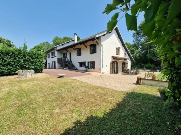 Maison 7 pièces 268 m²