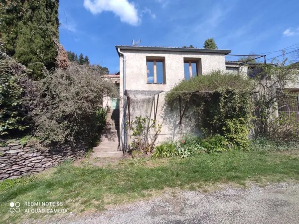 MAISON de 70m2 et chalet de 17 m2 935 m2 de terrain attenant