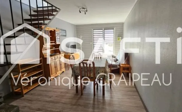 Maison de ville de 60m² avec 2 chambres située en impasse à 400mètres des plages, de l'embarcadère e