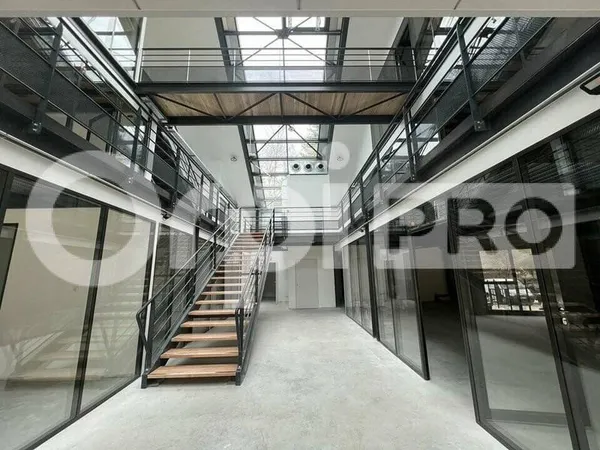 Bureau 50 m²