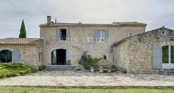 Elégant Mas Provencal à Ménerbes