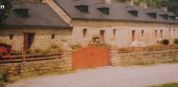 Secteur Rostrenen idéal colocation-maison (5 chambres) 8 pièces-jardin-dépendance-terrasse-etc 350 •