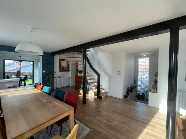 Maison individuelle 10 pièces 265 m²