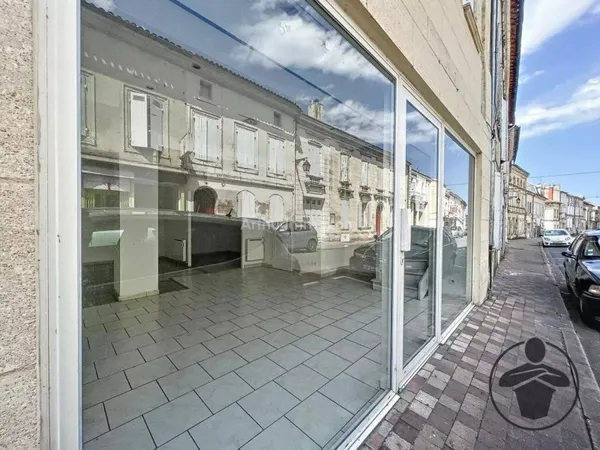 Local commercial 3 pièces 60 m²