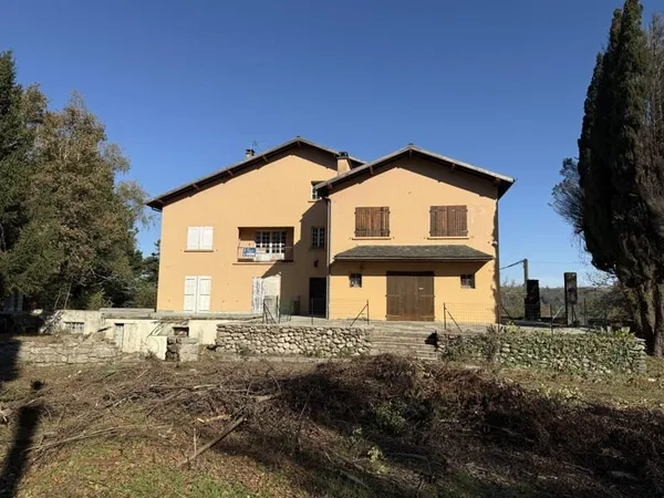 Aux Portes D'oloron - Immeuble À Renover - Possibilite De Creer 7 Appartements Minimum - Fort Potent