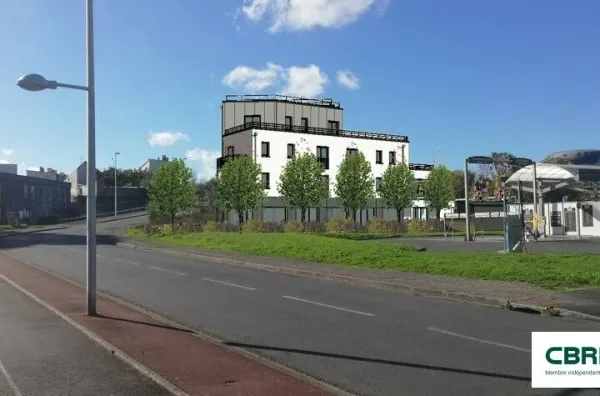 Local commercial 224 m²