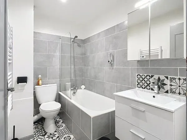 Studio moderne 26m2 meublé refait à neuf en 2022