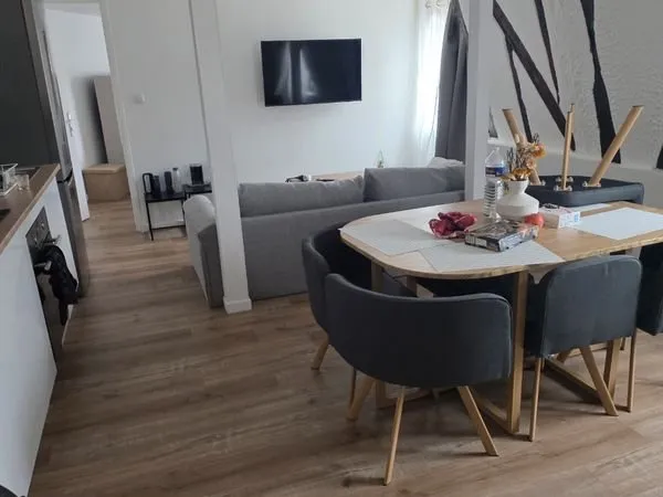 Chambre meublée