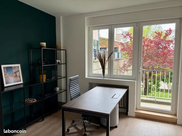 Bureau equipé Bd liberté