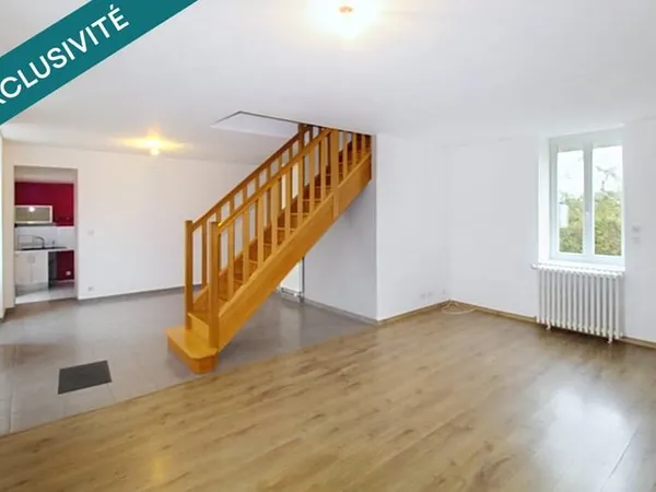 Belle maison familiale avec grand terrain aux Bois Francs