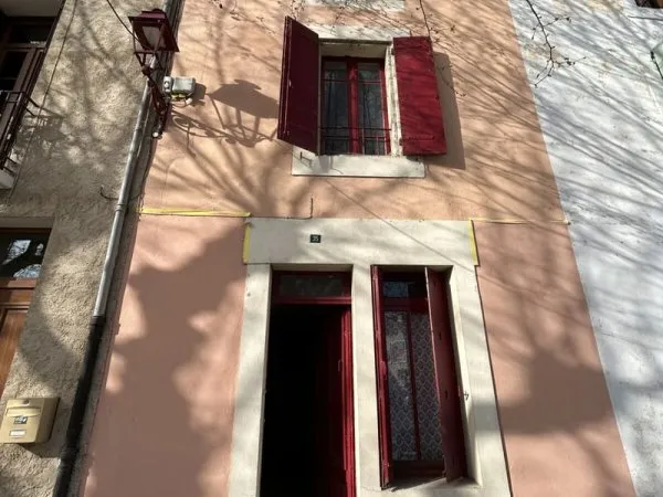 Sur la Promenade à Alzonne, maison de village de 65m2 à réno